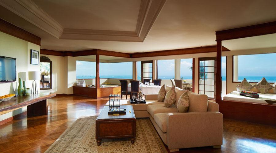 family ocean view suite living room