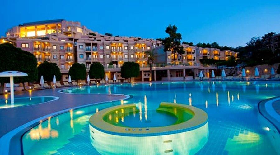 Hilton Bodrum Turkbuku Resort