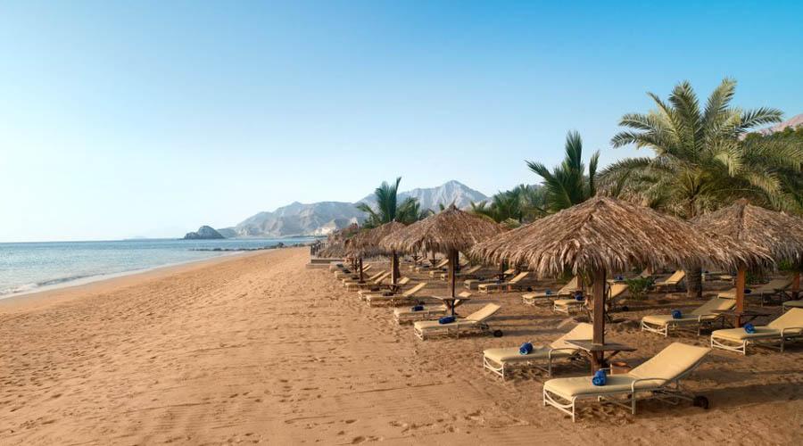 Le Méridien Al Aqah Beach Resort