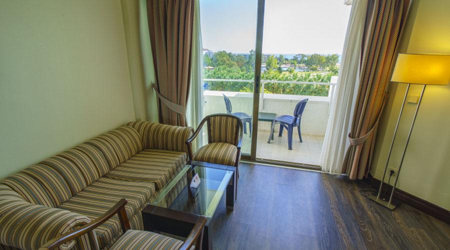 Maritim Hotel Saray Regency