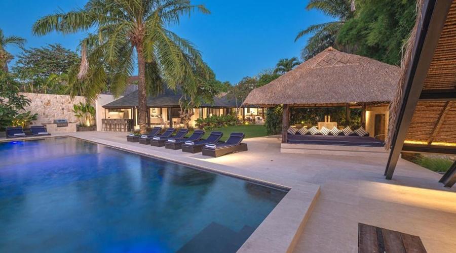 Villa Kubu Dewi Sri