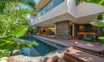 Villa Fiji Berawa