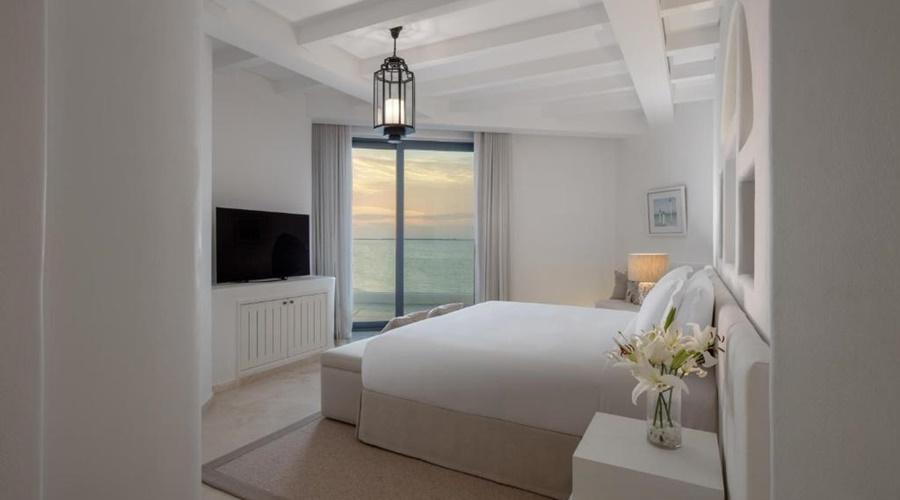 Anantara Santorini Abu Dhabi Retreat