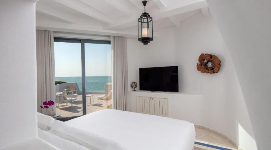 Anantara Santorini Abu Dhabi Retreat
