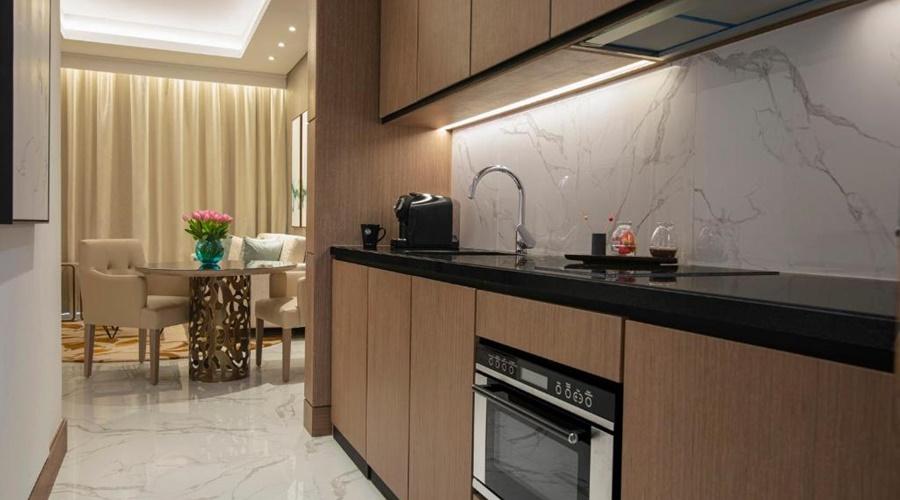 Al Jaddaf Rotana Suite Hotel