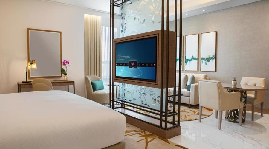 Al Jaddaf Rotana Suite Hotel