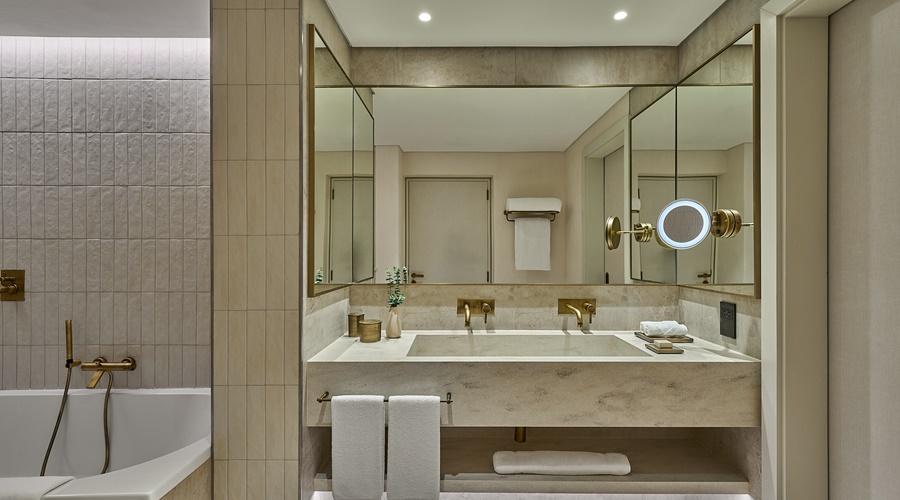 ERTH Hotel, Abu Dhabi