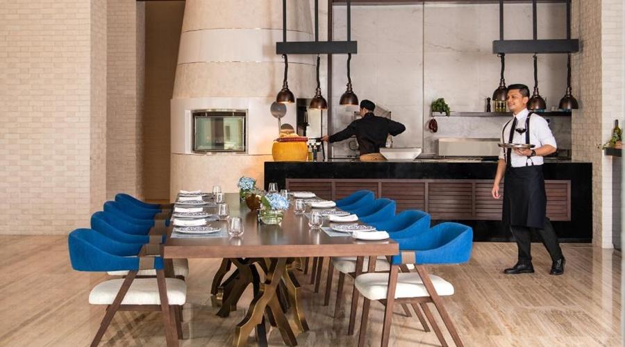 Al Jaddaf Rotana Suite Hotel