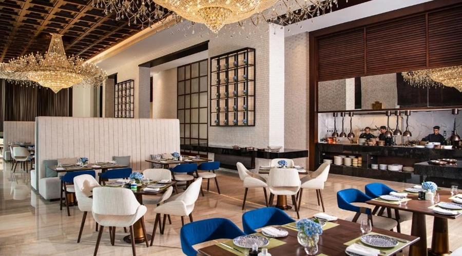 Al Jaddaf Rotana Suite Hotel