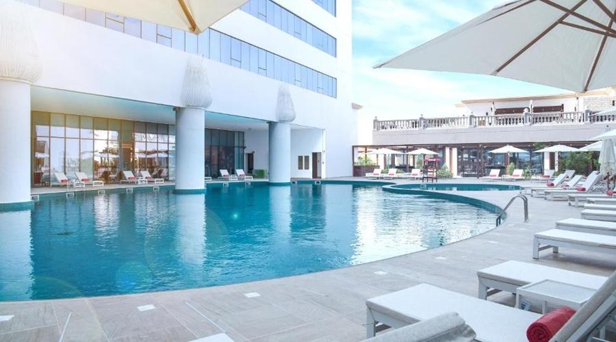 Al Jaddaf Rotana Suite Hotel